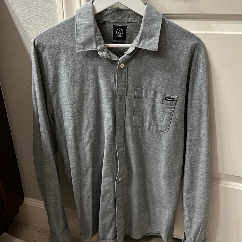 Volcom Button Up 💎 Dry Cleaned